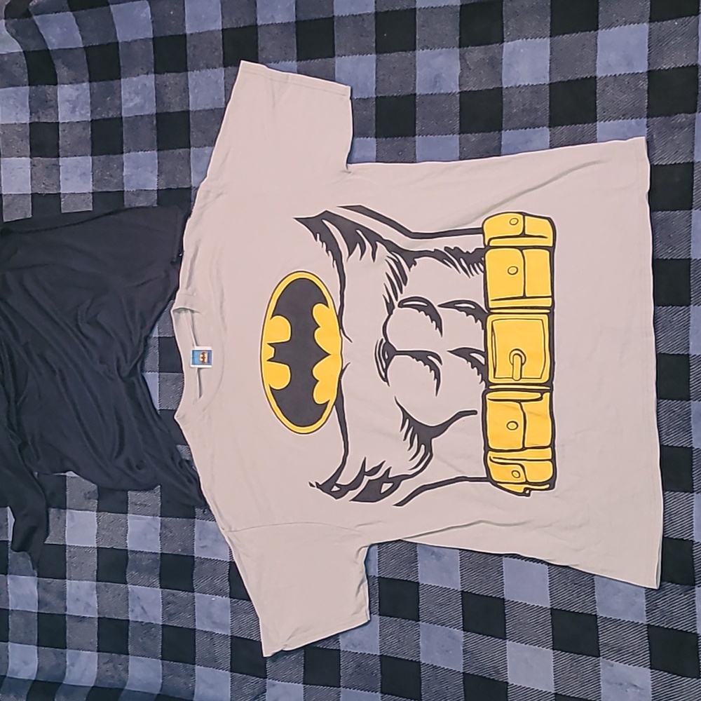Made in USA.  Batman tee with velcro cape.  Worn but no issues.  Size XL